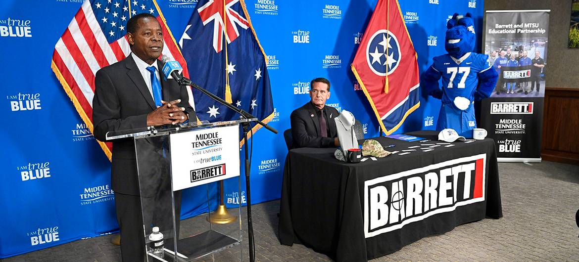 barrett reps and mtsu reps sign agreement 