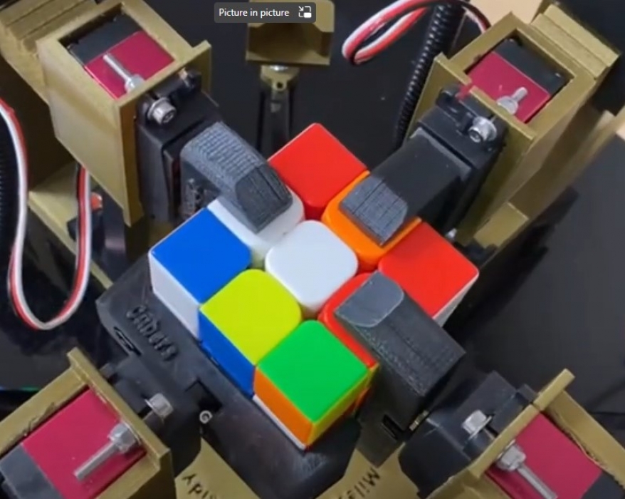 Rubik's Cube Solving Machine