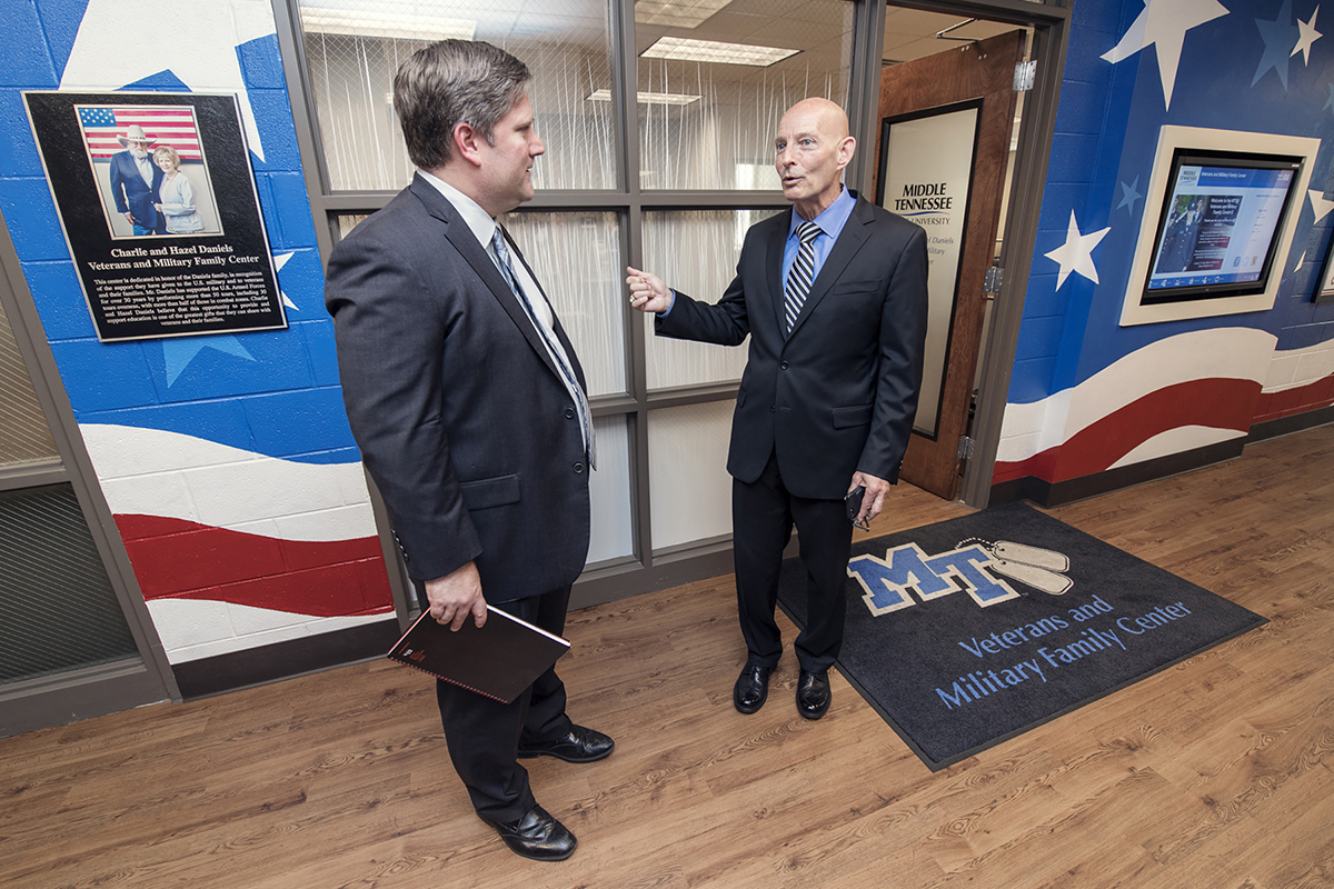 VA exec visits MTSU